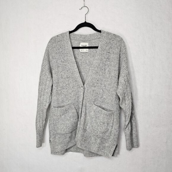 Abercrombie & Fitch Grey Button Front Ribbed Sweater Small - Picture 12 of 12